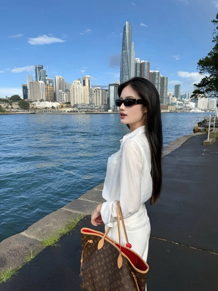 Ảnh sao 11/4: Cặp song sinh nhà Thu Trang cười rạng rỡ Ảnh sao 11/4: Cặp song sinh nhà Thu Trang cười rạng rỡ