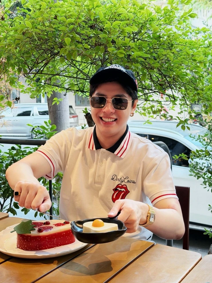 Ảnh sao 15/4: Công chúa hàng hiệu Tiên Nguyễn xách túi tiền tỷ ở Thụy Sĩ