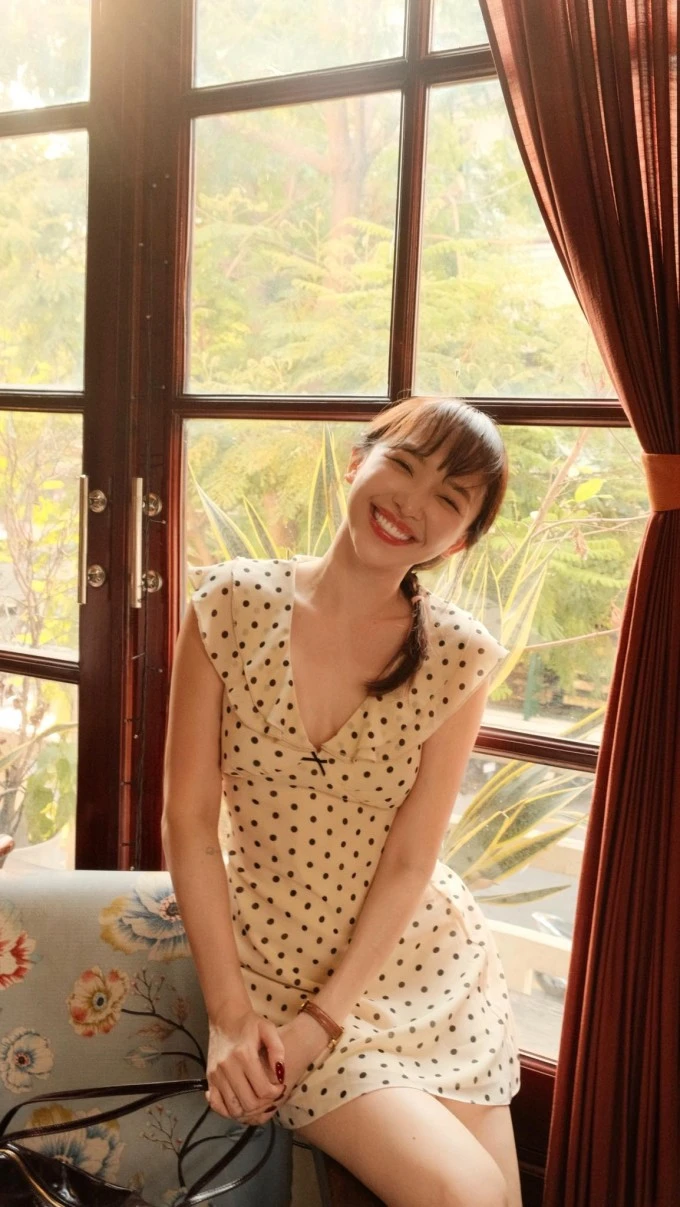 Ảnh sao 17/4: Phương Oanh gọi cặp song sinh là phụ bếp nhí bất ổn