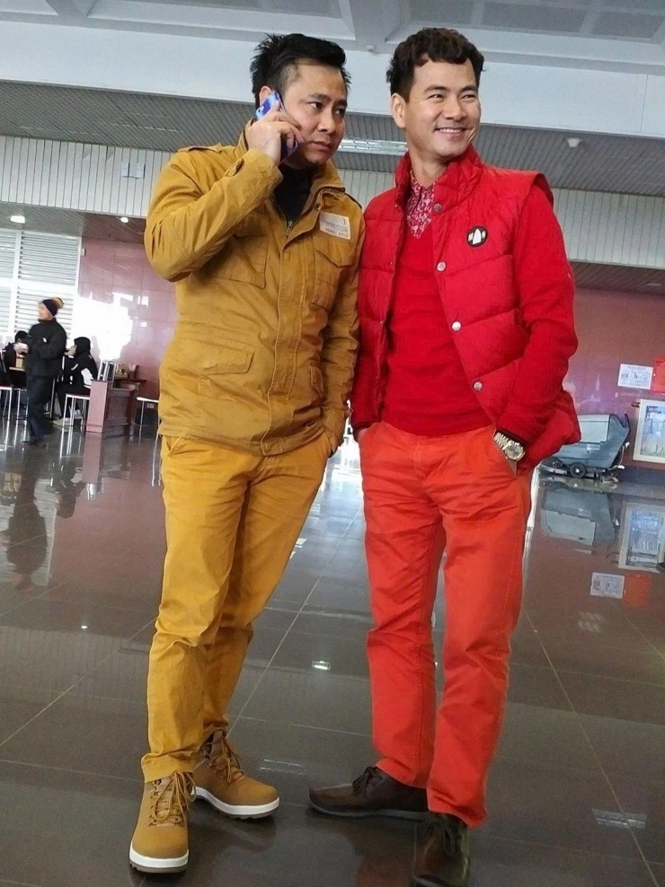 Ảnh sao 19/4: Thanh Thảo thân thiết tình cũ Quang Dũng