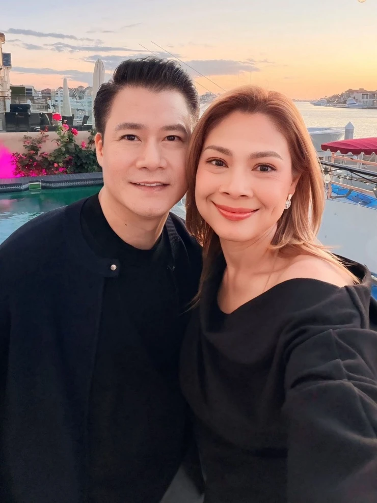 Ảnh sao 19/4: Thanh Thảo thân thiết tình cũ Quang Dũng