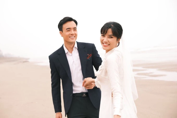 Ảnh sao 2/4: Hồng Nhung được khen đi chợ cũng sành điệu