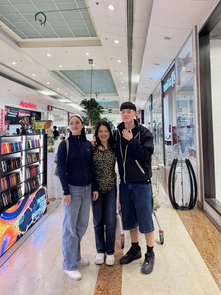 Ảnh sao 21/4: Nhã Phương muốn trọn đời nói nhiều bên Trường Giang