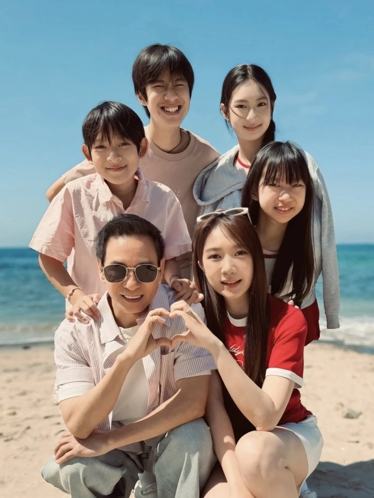 Ảnh sao 21/4: Nhã Phương muốn trọn đời nói nhiều bên Trường Giang