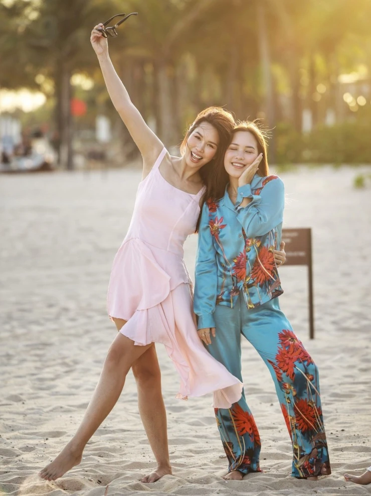 Ảnh sao 21/4: Nhã Phương muốn trọn đời nói nhiều bên Trường Giang