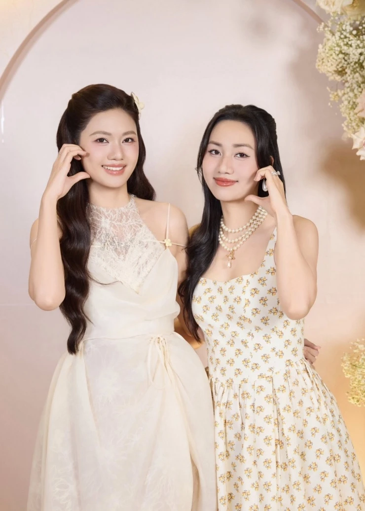 Ảnh sao 23/4: Đàm Thu Trang lo con gái Suchin có bạn trai