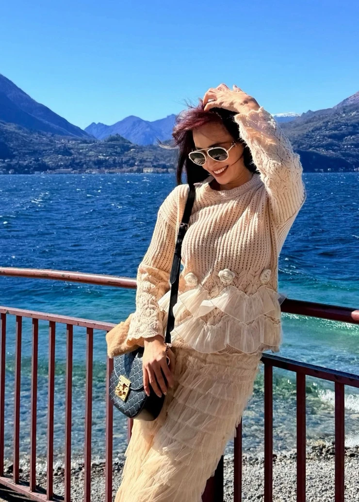 Ảnh sao 23/4: Đàm Thu Trang lo con gái Suchin có bạn trai