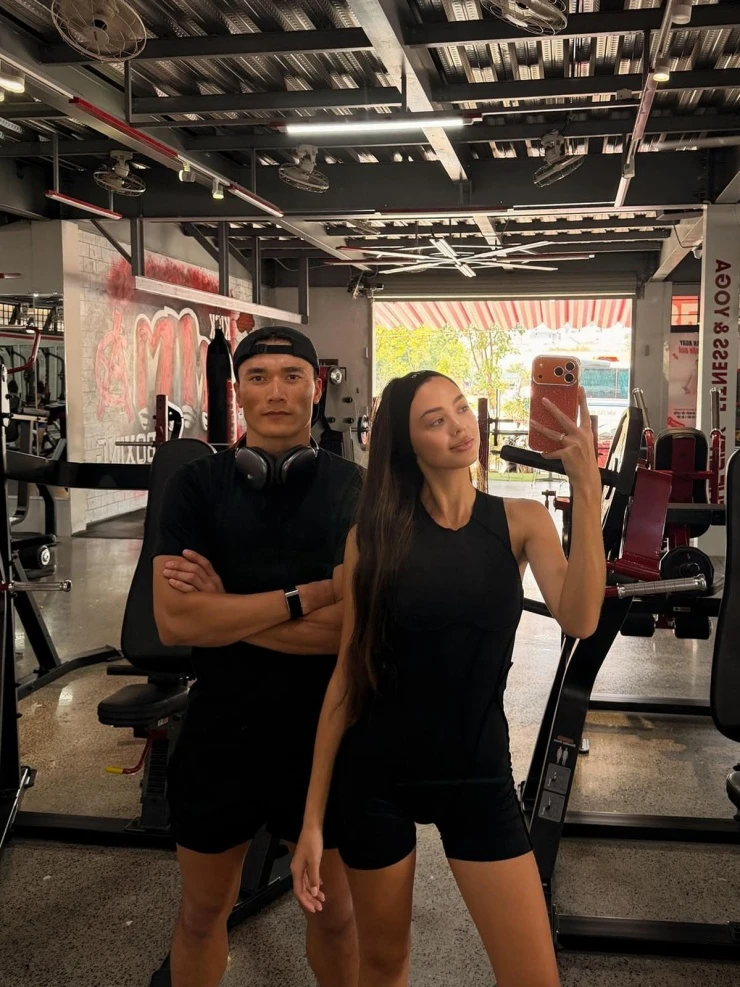 Ảnh sao 3/4: Tiên Nguyễn tổ chức tiệc ngủ mừng sinh nhật em dâu tương lai