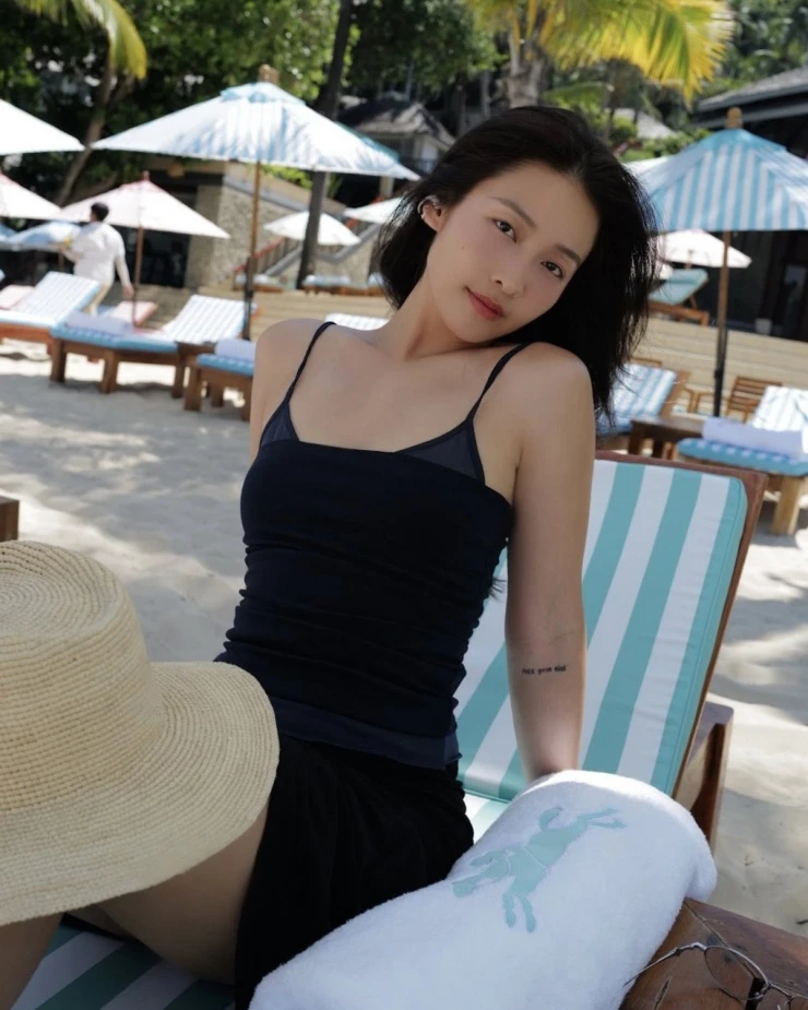 Ảnh sao 4/4: Thu Trang lần đầu đưa cặp song sinh đi làm