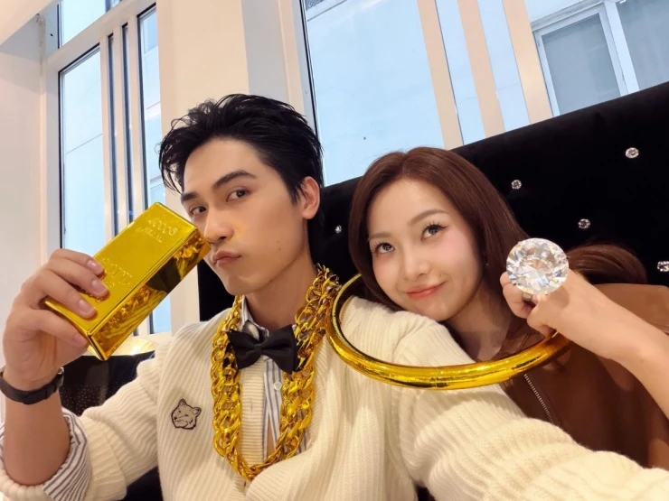 Ảnh sao 9/4: Lê Phương kỷ niệm 10 năm gặp ông xã kém tuổi Ảnh sao 9/4: Lê Phương kỷ niệm 10 năm gặp ông xã kém tuổi