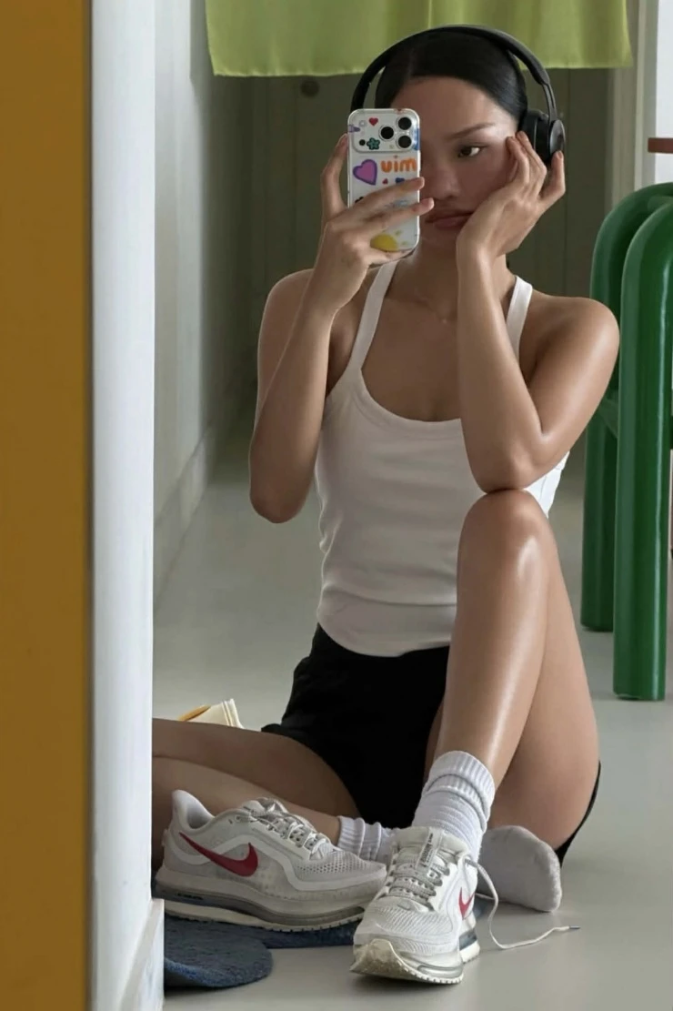 Ảnh sao 9/4: Lê Phương kỷ niệm 10 năm gặp ông xã kém tuổi Ảnh sao 9/4: Lê Phương kỷ niệm 10 năm gặp ông xã kém tuổi