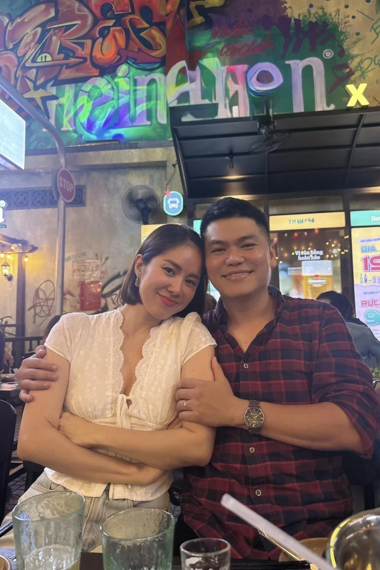 Ảnh sao 9/4: Lê Phương kỷ niệm 10 năm gặp ông xã kém tuổi Ảnh sao 9/4: Lê Phương kỷ niệm 10 năm gặp ông xã kém tuổi