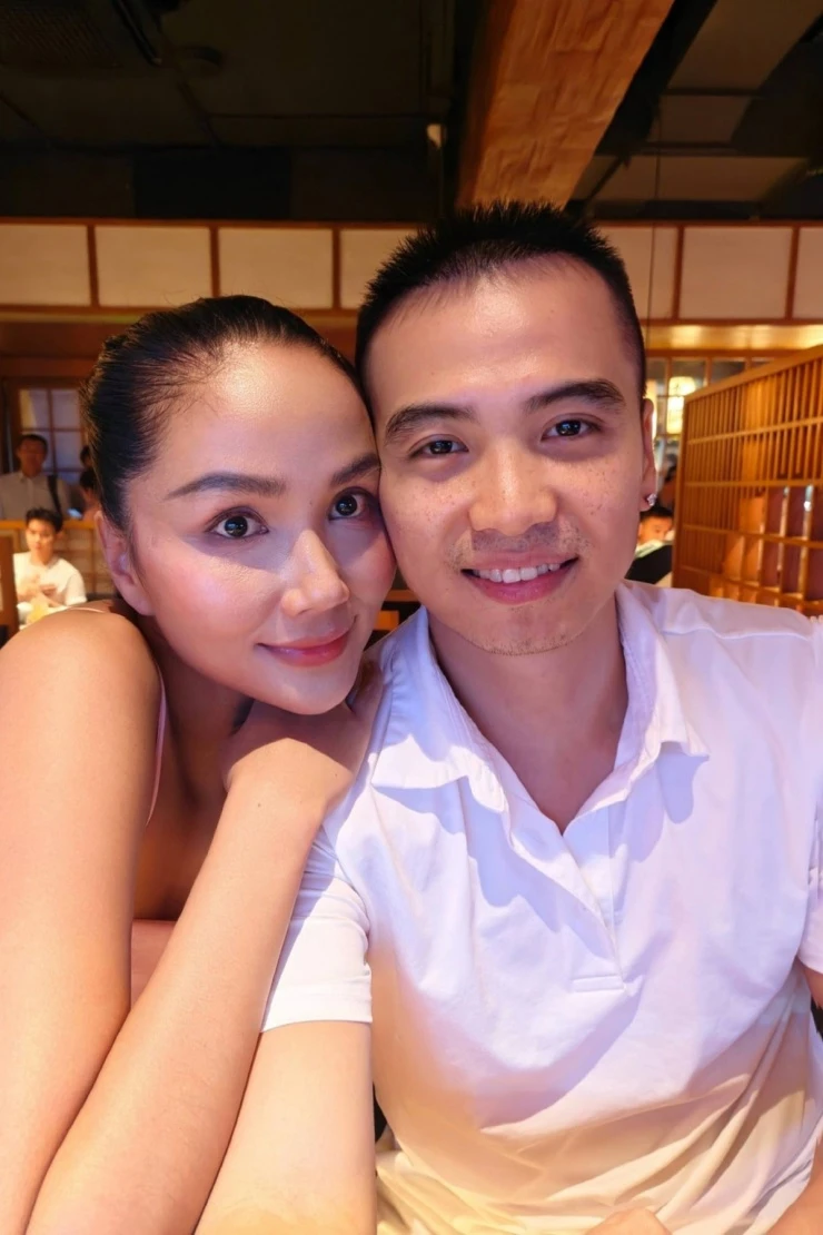 Ảnh sao 9/4: Lê Phương kỷ niệm 10 năm gặp ông xã kém tuổi Ảnh sao 9/4: Lê Phương kỷ niệm 10 năm gặp ông xã kém tuổi