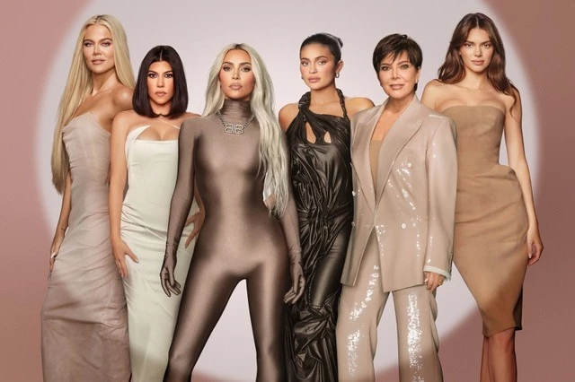 Bà trùm Kardashian chi 2,6 tỷ "cải lão hoàn đồng", ngờ đâu sau 1 năm phải nhận kết đắng