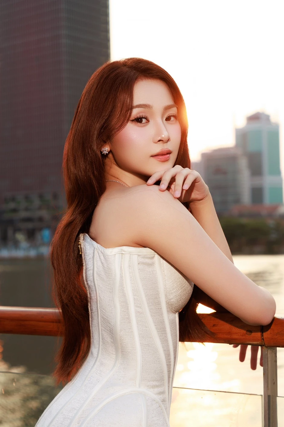 Bản sao Angela Phương Trinh thay đổi hoàn toàn, lột xác gợi cảm