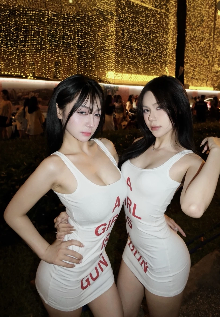 Bạn thân của Trần Hà Linh thả dáng quyến rũ