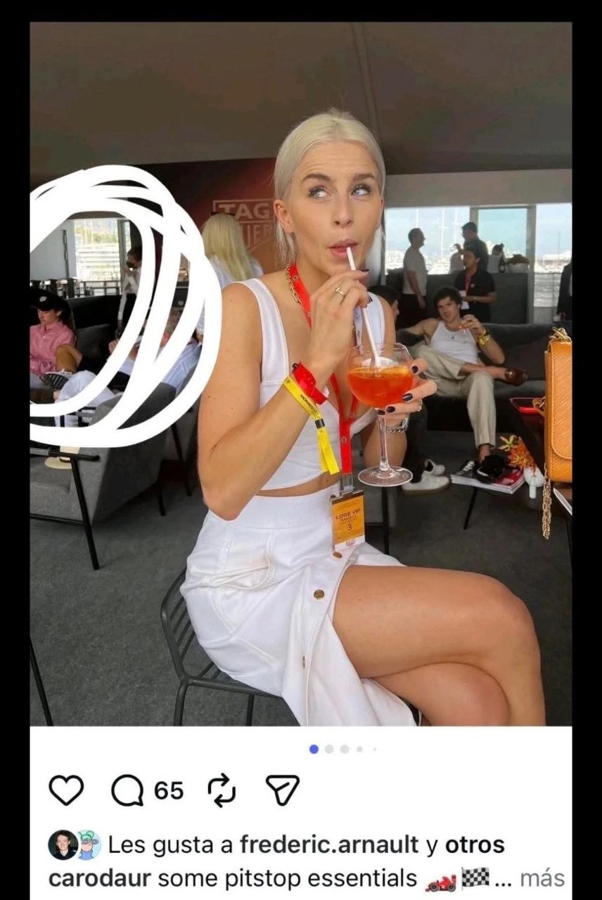 Bạn trai tỷ phú chia tay Lisa (BLACKPINK), lộ ảnh thân mật bên gái lạ?