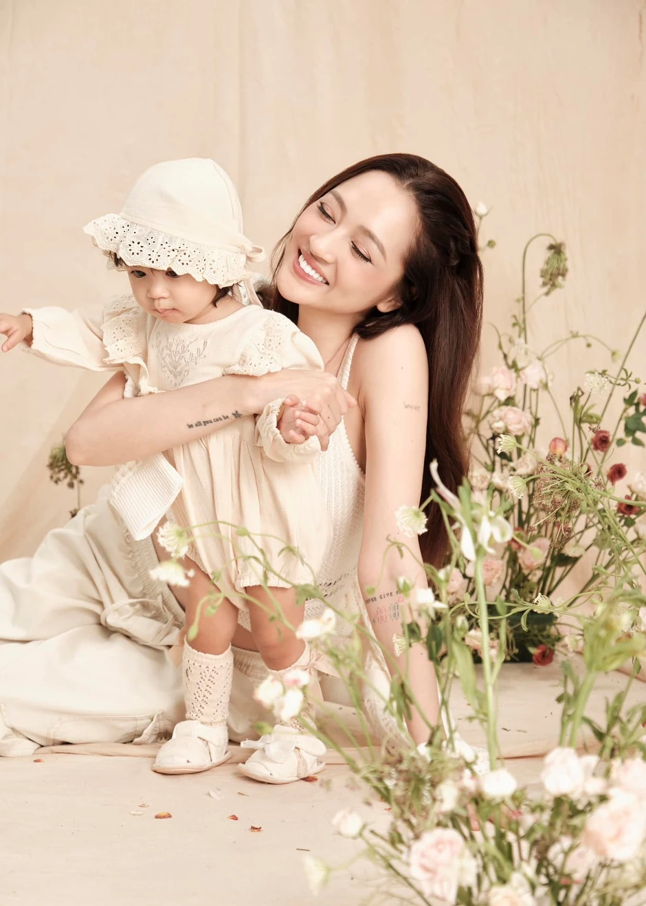 Bảo Anh từng tự trừng phạt vì làm mẹ đơn thân: "Mong con sẽ không mặc cảm hay giận dữ"