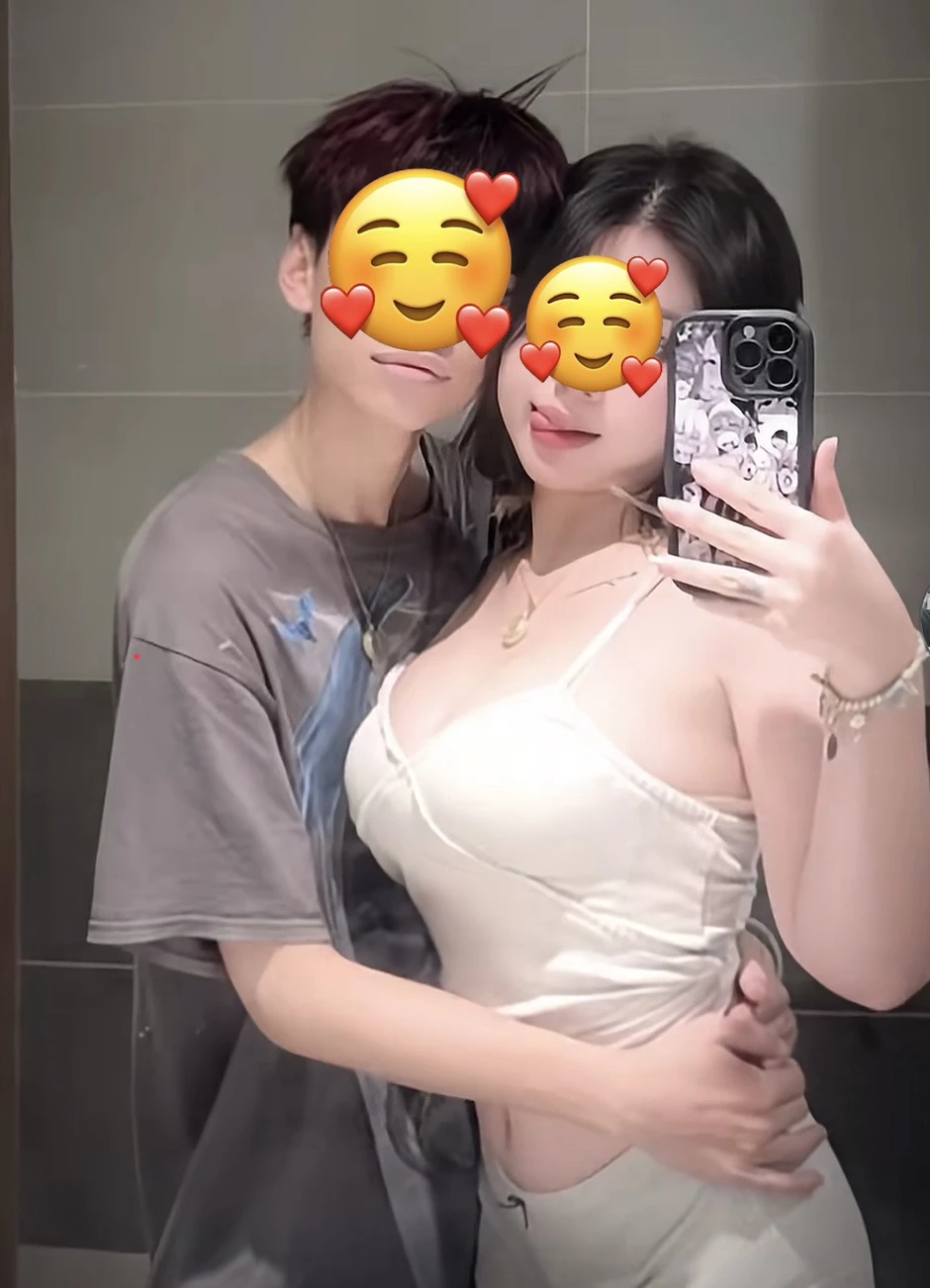 Bất chấp tất cả để câu kéo người xem, cặp đôi khiến dân mạng "rùng mình" vì loạt content nhạy cảm, lố lăng hết sức!