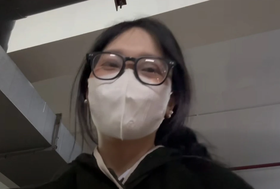 Bắt gặp cô gái chạy Grab, CĐM ngỡ ngàng trước nhan sắc dịu dàng đến khó tin