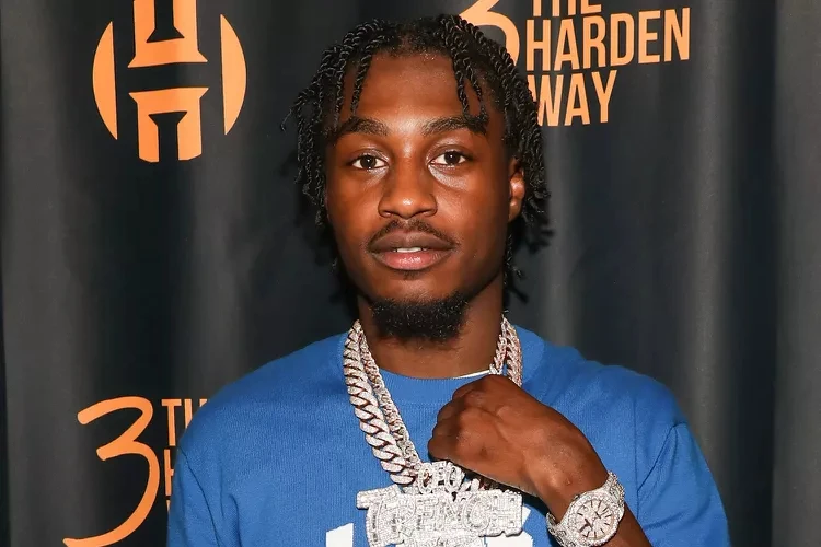 Bắt khẩn cấp nam ca sĩ nổi tiếng vì tội nghiêm trọng, thái độ cười cợt gây sốc