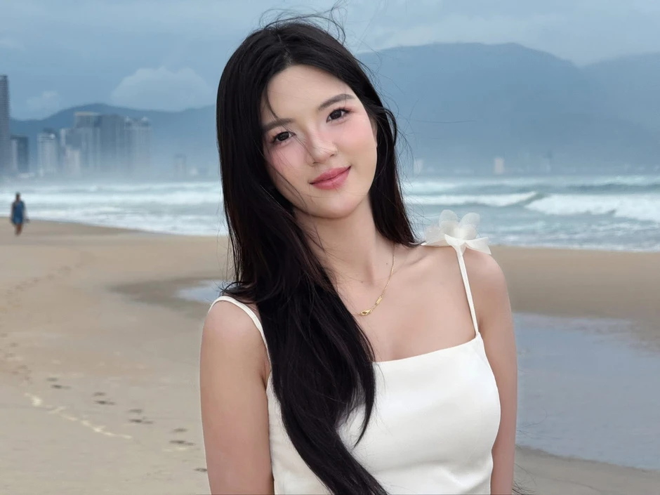 Bật mí sức hút của cô giáo tiếng Anh "nhà người ta": Vừa giỏi vừa duyên, thảo nào người xem "mê tít"! Bật mí sức hút của cô giáo tiếng Anh "nhà người ta": Vừa giỏi vừa duyên, thảo nào người xem "mê tít"!