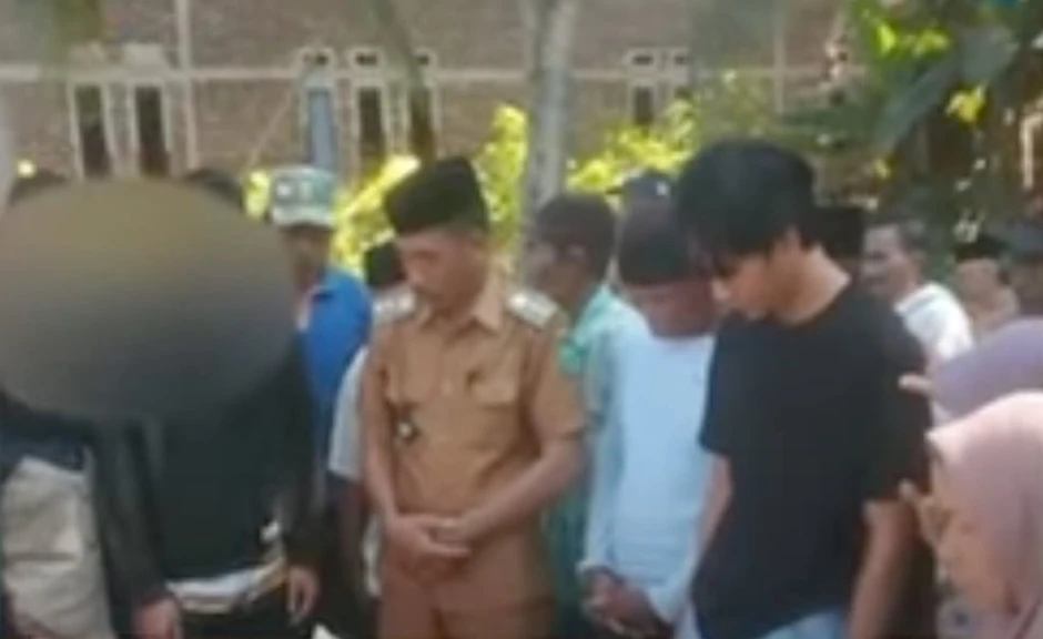 Bắt quả tang vợ ngoại tình với người đàn ông khác trong nhà trọ, chồng có cách xử lý không thể tin nổi Bắt quả tang vợ ngoại tình với người đàn ông khác trong nhà trọ, chồng có cách xử lý không thể tin nổi