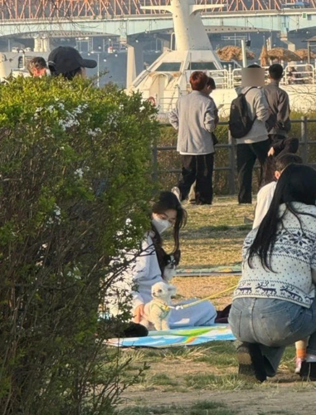 Bắt tại trận Lee Kwang Soo hẹn hò nữ thần nóng bỏng bậc nhất showbiz, 1 hành động “lột trần” bản chất thê nô