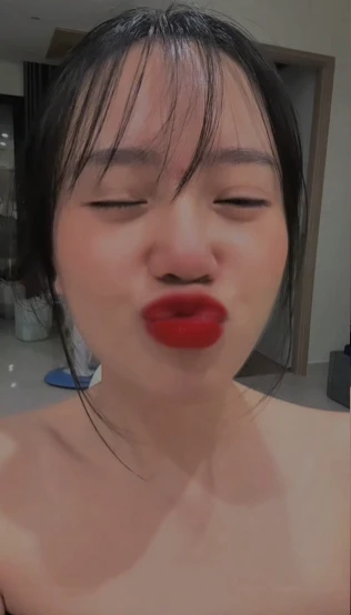 Bắt trend theo kiểu độc lạ, Mai Linh Zuto khiến anh em game thủ "đỏ mặt" với hành động này Bắt trend theo kiểu độc lạ, Mai Linh Zuto khiến anh em game thủ "đỏ mặt" với hành động này