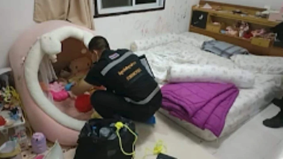 Bé gái 7 tuổi bị mẹ ruột sát hại, hiện trường và lời biện minh của thủ phạm khiến nhiều người phẫn nộ Bé gái 7 tuổi bị mẹ ruột sát hại, hiện trường và lời biện minh của thủ phạm khiến nhiều người phẫn nộ