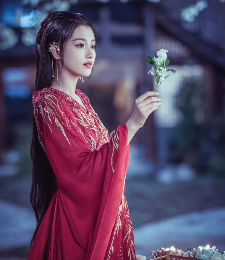 Bi kịch mỹ nhân lấy con trai bà trùm showbiz: 6 năm chưa một lần có đám cưới Bi kịch mỹ nhân lấy con trai bà trùm showbiz: 6 năm chưa một lần có đám cưới