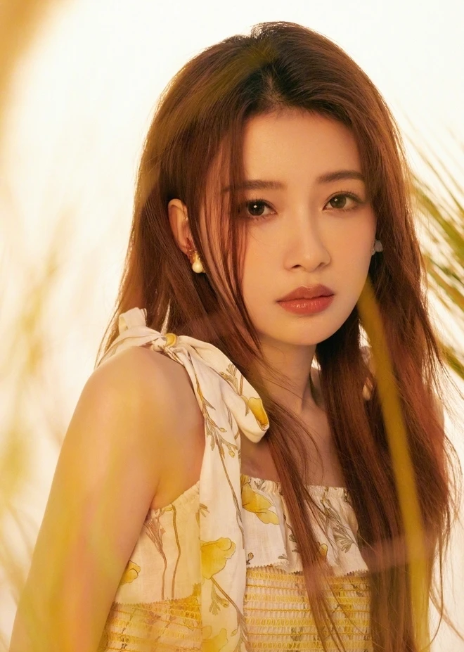 Bi kịch mỹ nhân lấy con trai bà trùm showbiz: 6 năm chưa một lần có đám cưới Bi kịch mỹ nhân lấy con trai bà trùm showbiz: 6 năm chưa một lần có đám cưới