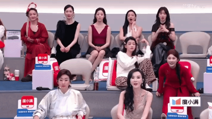 Biến căng tại show Trung Quốc Trang Pháp đang thi: Hàng loạt Chị Đẹp đình công bỏ ghi hình, ekip phải hoãn chiếu gấp Biến căng tại show Trung Quốc Trang Pháp đang thi: Hàng loạt Chị Đẹp đình công bỏ ghi hình, ekip phải hoãn chiếu gấp