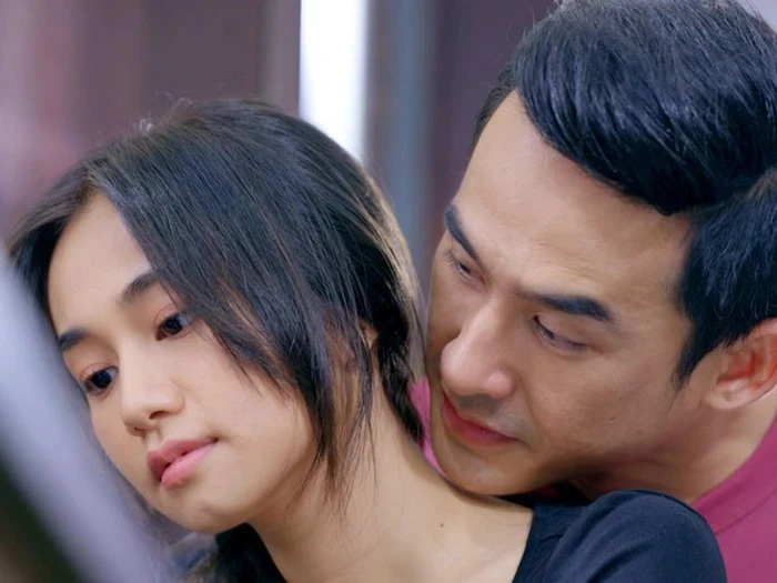 Bóng Ma Hạnh Phúc tình tiết lố bịch chưa từng thấy