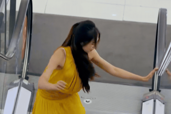 Bóng Ma Hạnh Phúc tình tiết lố bịch chưa từng thấy