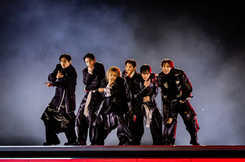 BTS "hóa thần", đội cả cơn mưa lớn mở màn World Tour lớn nhất lịch sử! BTS "hóa thần", đội cả cơn mưa lớn mở màn World Tour lớn nhất lịch sử!