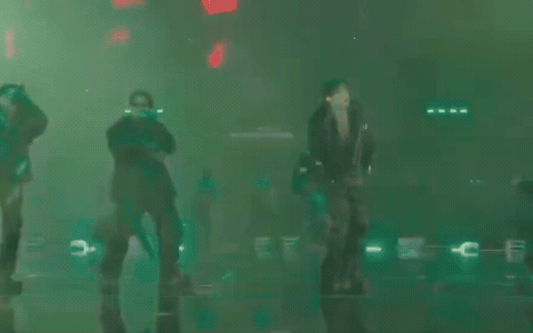 BTS "hóa thần", đội cả cơn mưa lớn mở màn World Tour lớn nhất lịch sử! BTS "hóa thần", đội cả cơn mưa lớn mở màn World Tour lớn nhất lịch sử!