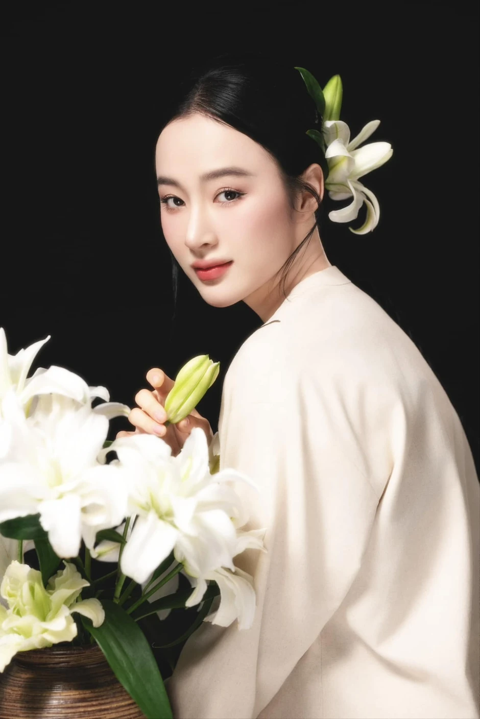 Bức ảnh 13 năm trước khiến Angela Phương Trinh bị xử phạt 3,5 triệu đồng, gắn mác gái hư showbiz