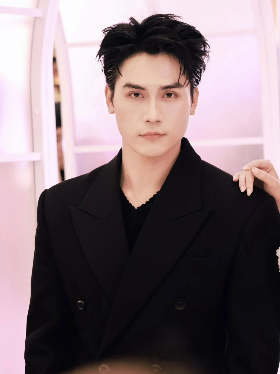 Bức ảnh lộ thái độ Trấn Thành trước tin đồn Uyển Ân - Gia Huy hẹn hò Bức ảnh lộ thái độ Trấn Thành trước tin đồn Uyển Ân - Gia Huy hẹn hò