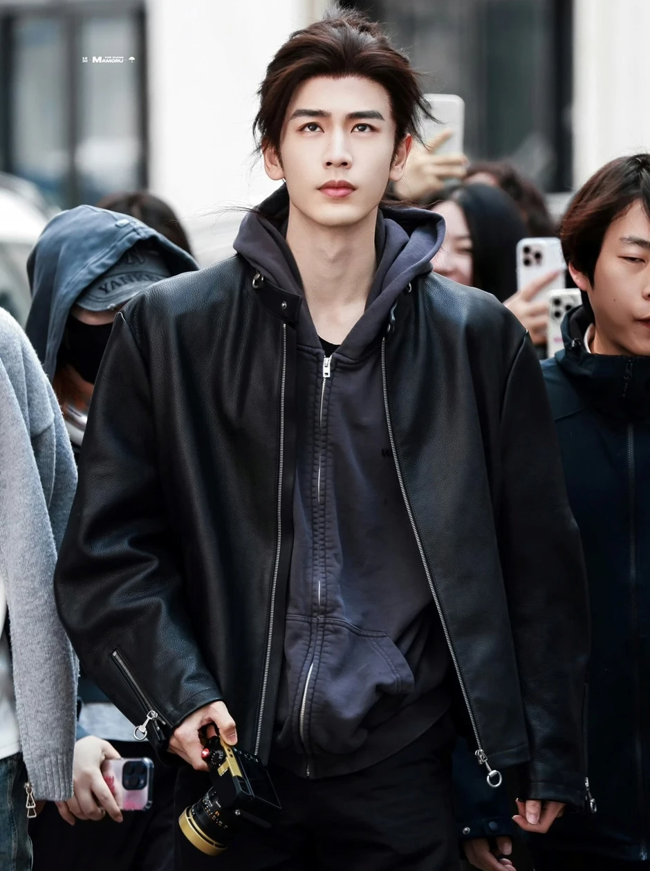 Bức ảnh vạch trần thói phông bạt của Trương Lăng Hách