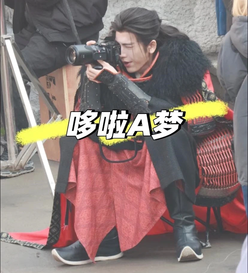 Bức ảnh vạch trần thói phông bạt của Trương Lăng Hách