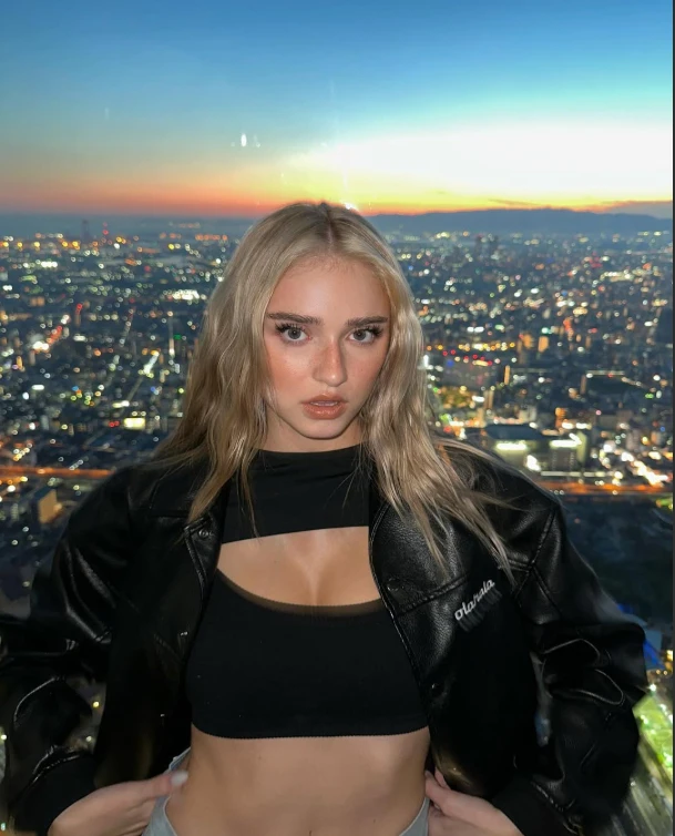 Bức xúc vì bị quấy rối, công khai chỉ trích đồng nghiệp, nữ streamer gợi cảm “vạ miệng”, hối hận vì lên tiếng