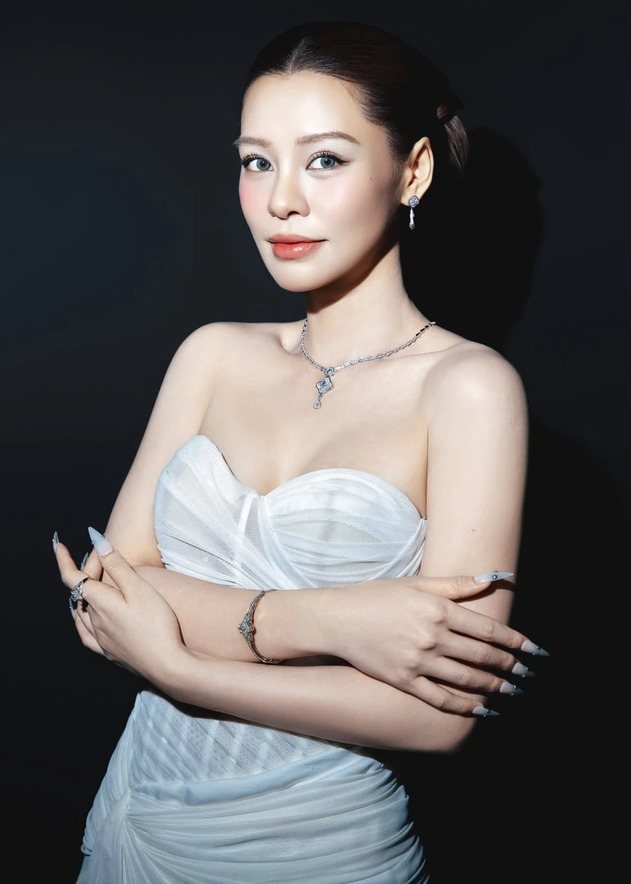 Bùi Lan Hương có khoảnh khắc “hoá thần” hot thoát vòng, đẹp chấp hoa hậu