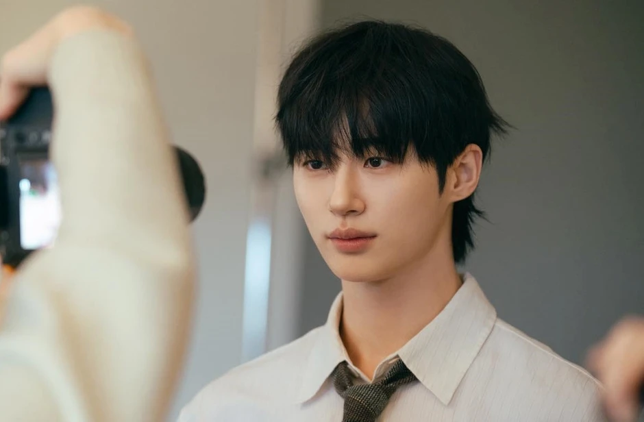 Byeon Woo Seok đơ như robot đang cố thể hiện cảm xúc