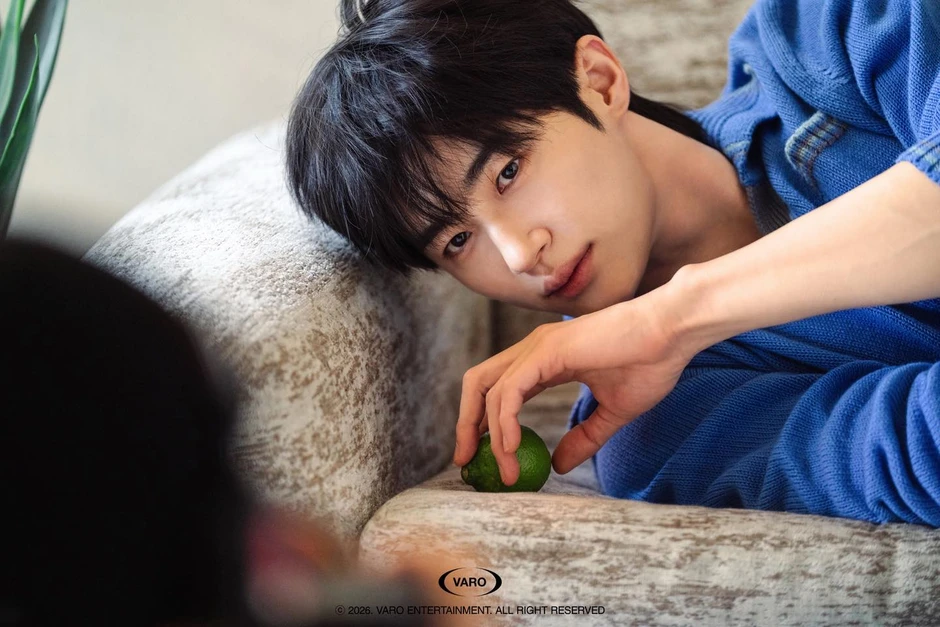 Byeon Woo Seok đơ như robot đang cố thể hiện cảm xúc