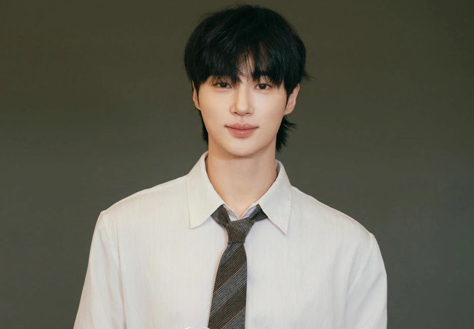 Byeon Woo Seok đơ như robot đang cố thể hiện cảm xúc