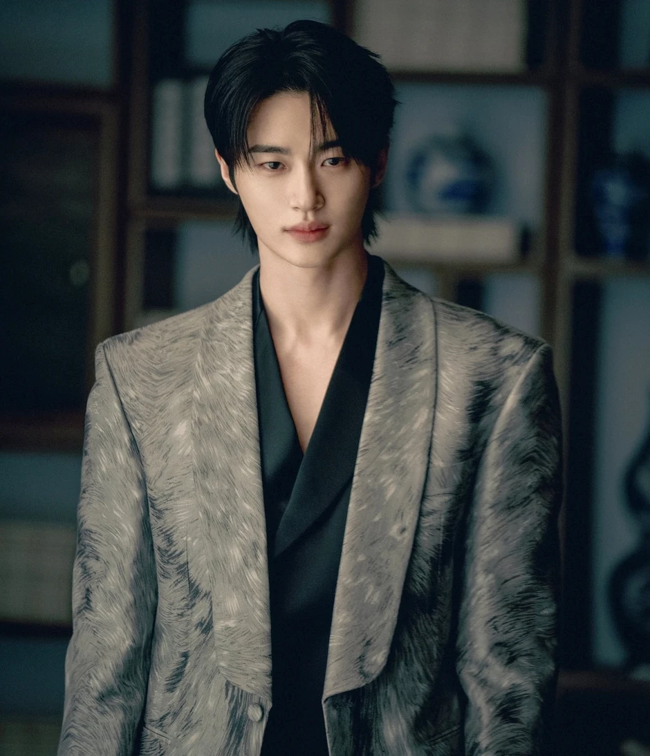 Byeon Woo Seok đơ như robot đang cố thể hiện cảm xúc