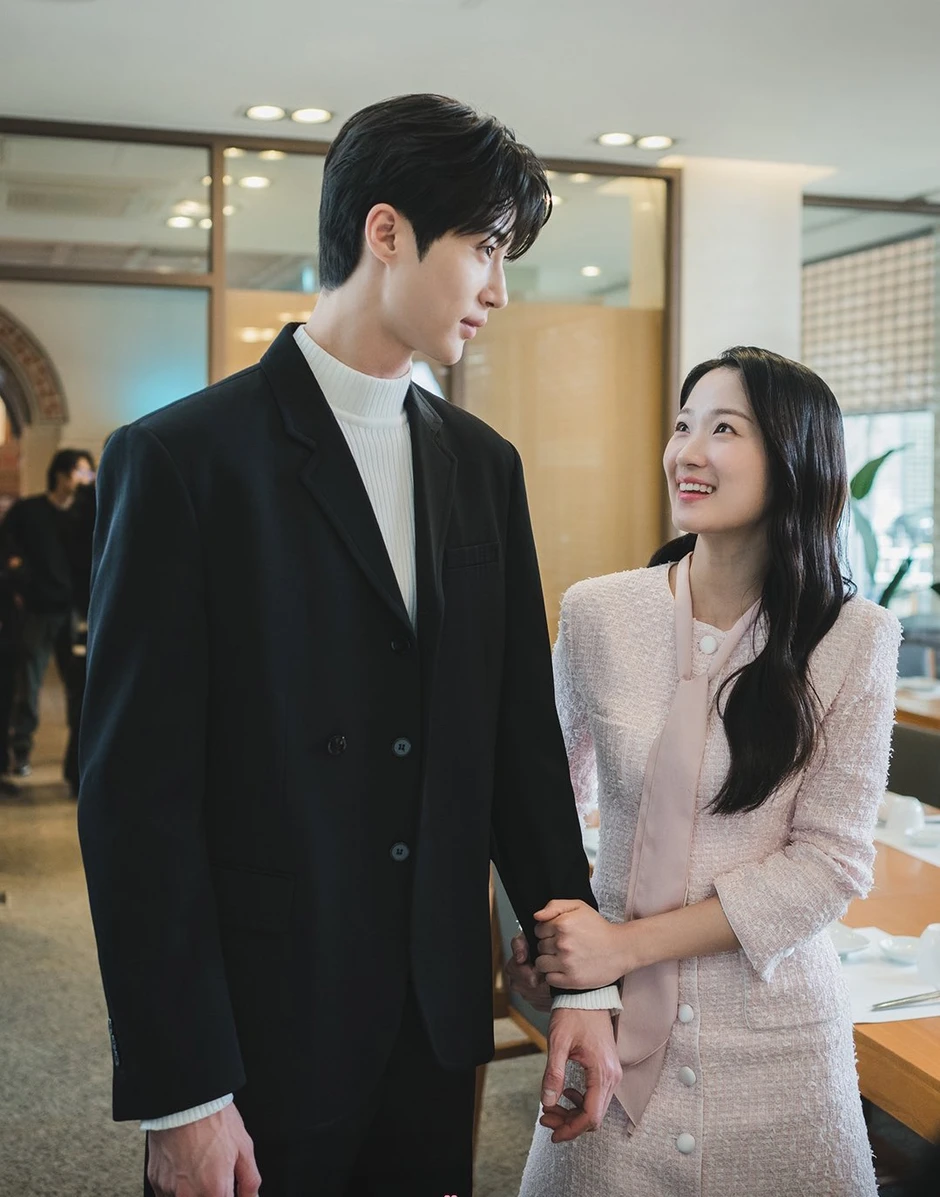 Byeon Woo Seok và Kim Hye Yoon ngầm công khai hút 2 triệu like