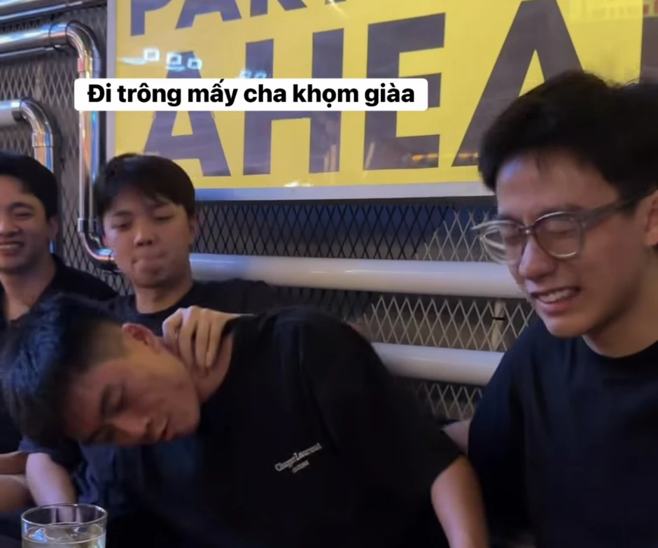 Cả bầu trời thanh xuân ùa về: Đội hình Team Flash huyền thoại bất ngờ hội tụ rôm rả