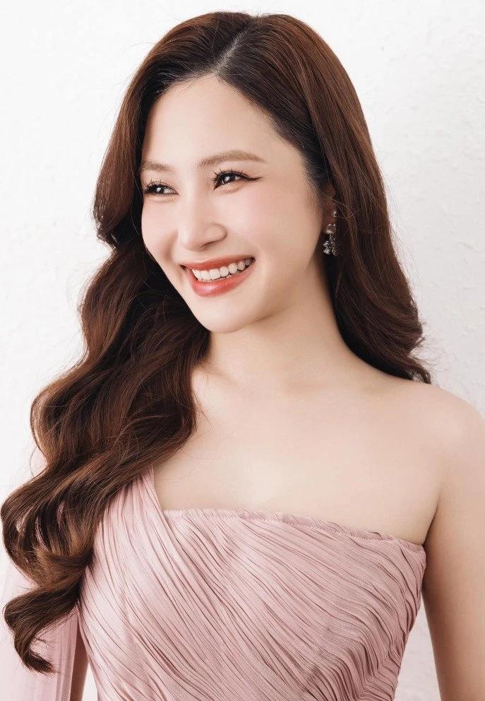 Ca sĩ Hương Tràm tuổi 31 độc thân sau đổ vỡ, ám ảnh vì lời miệt thị